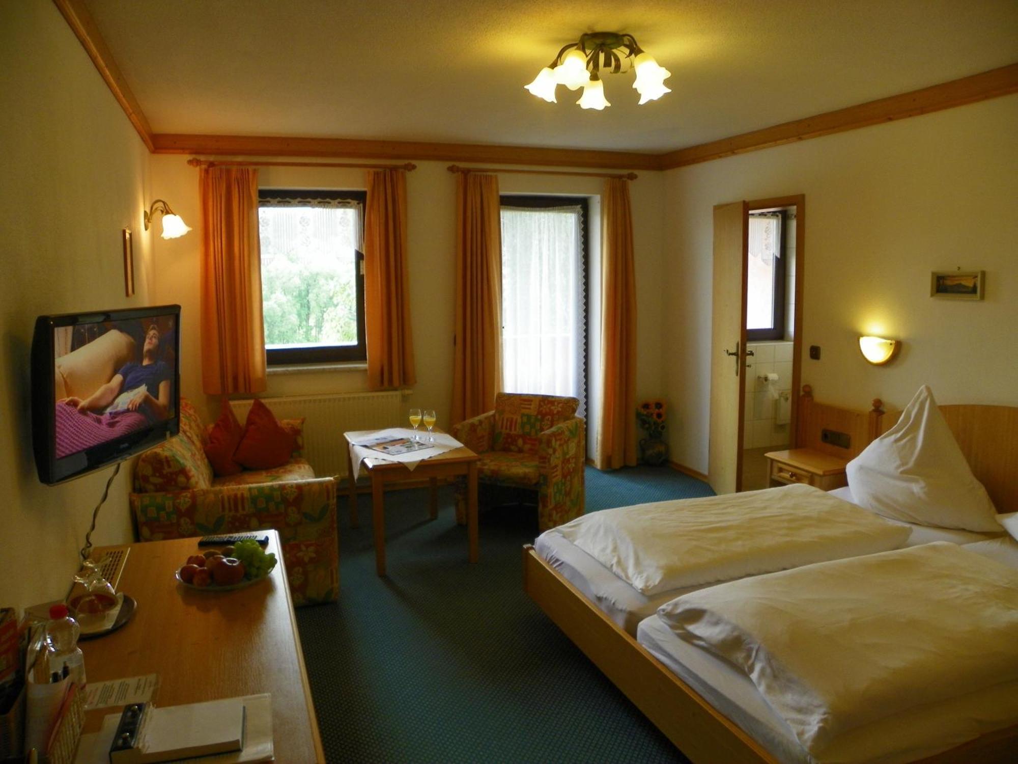Landhotel Steigerwaldhaus Burghaslach المظهر الخارجي الصورة